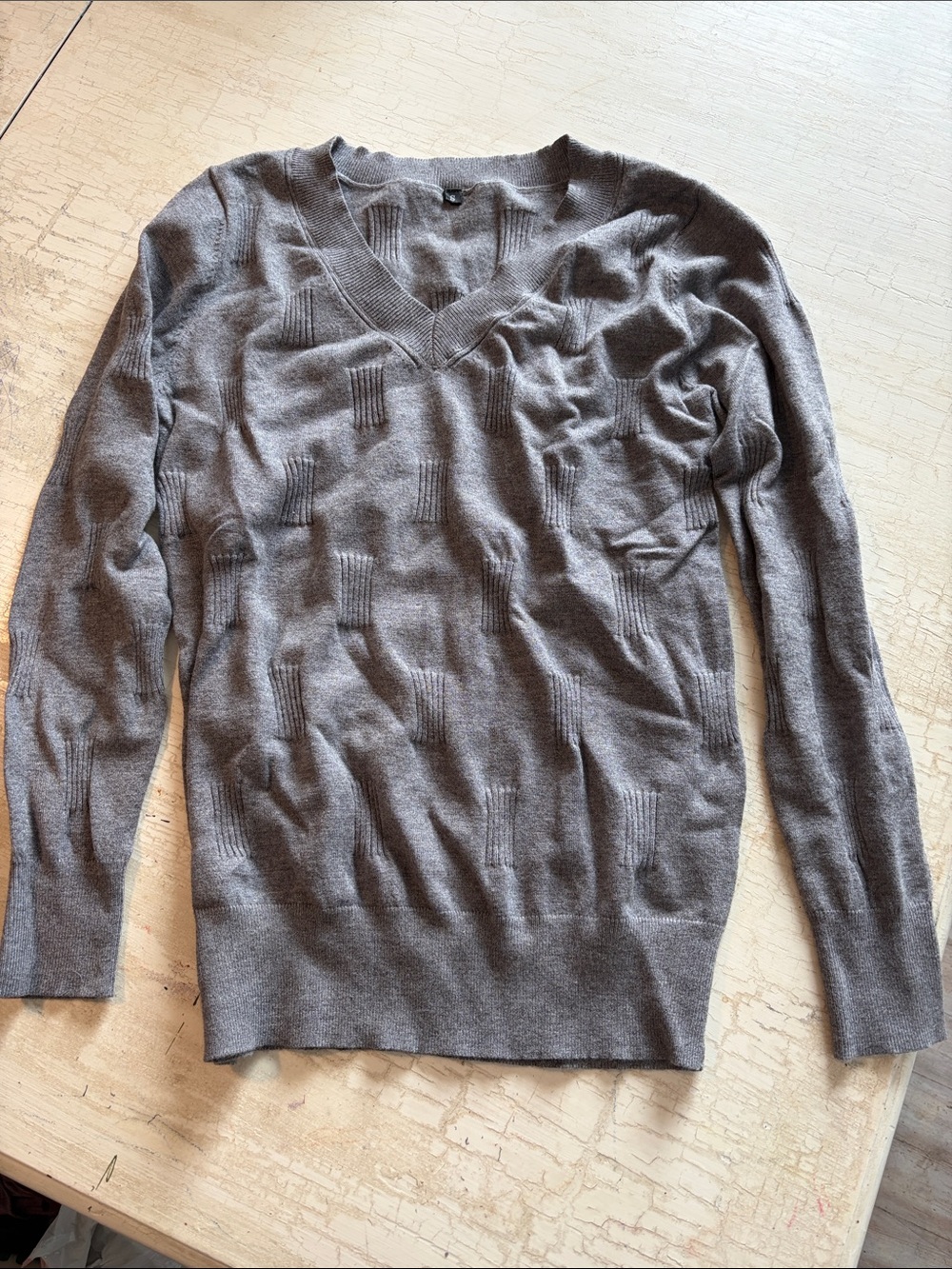 Women’s  V-Neck Textured Knit Sweater in Gray